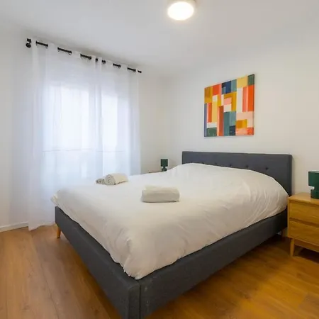 Very In Downtown Kennedy *