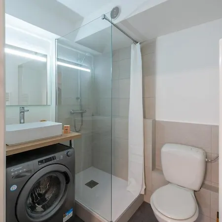 Very In Downtown Kennedy Apartment